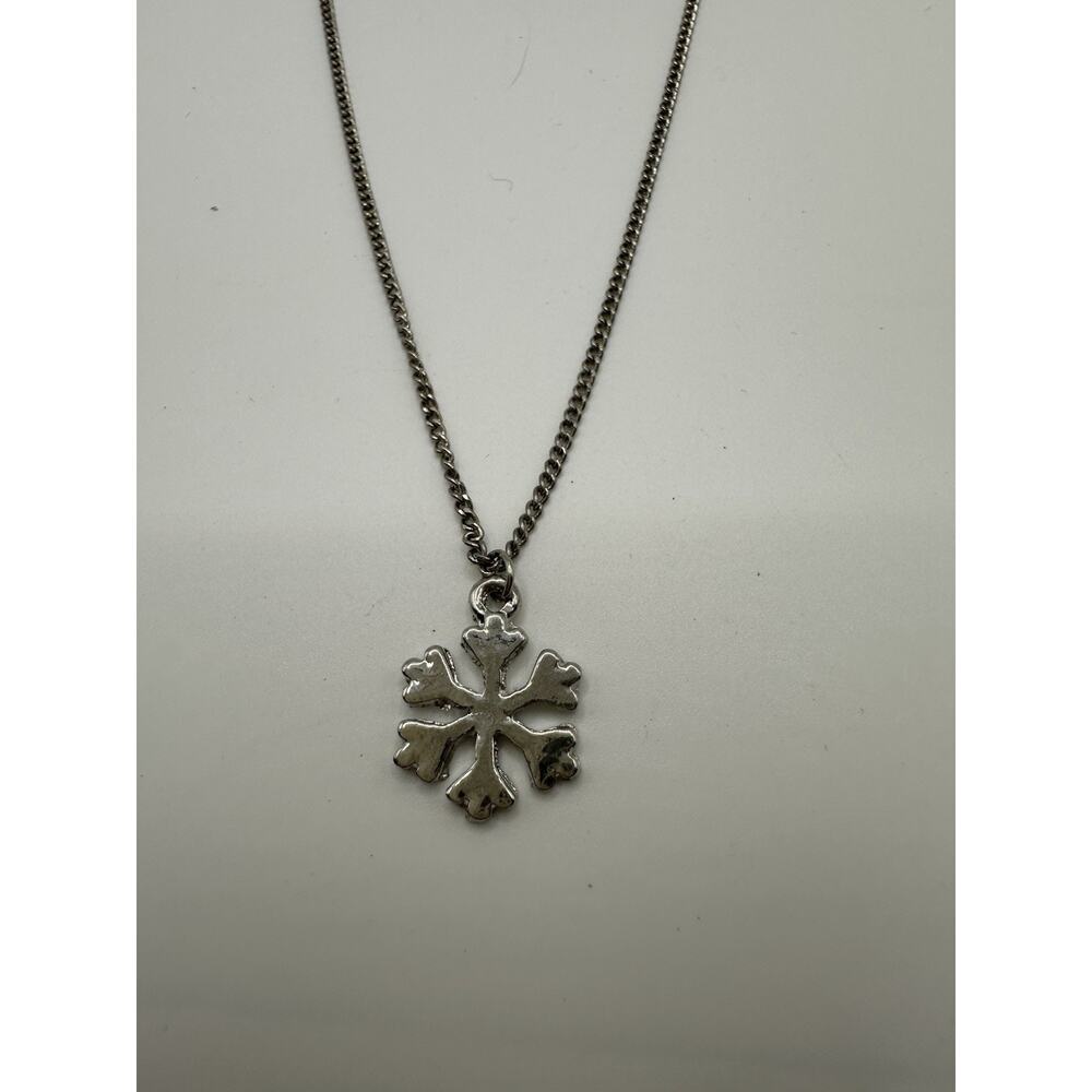 Silver Tone Snowflake Chain Necklace 18”